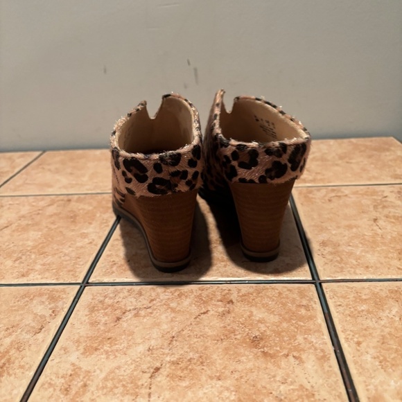Soul Naturalizer Leopard Print Haley Mule Wedge Size 6 - Picture 5 of 10